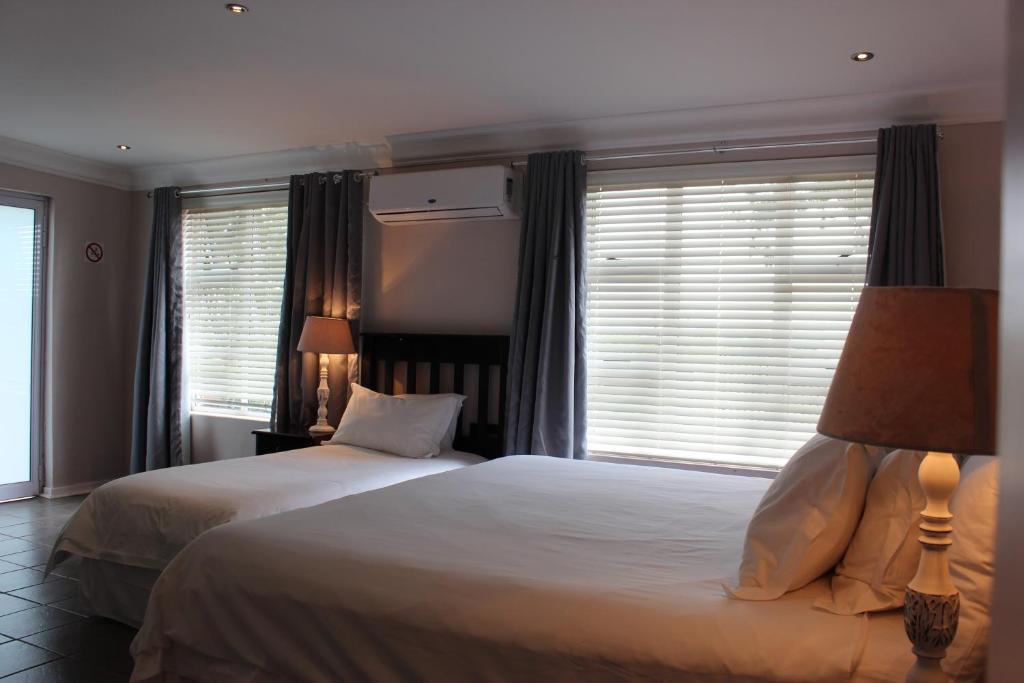 ליידיסמית Nauntons Guest House & Wedding Venue חדר תמונה